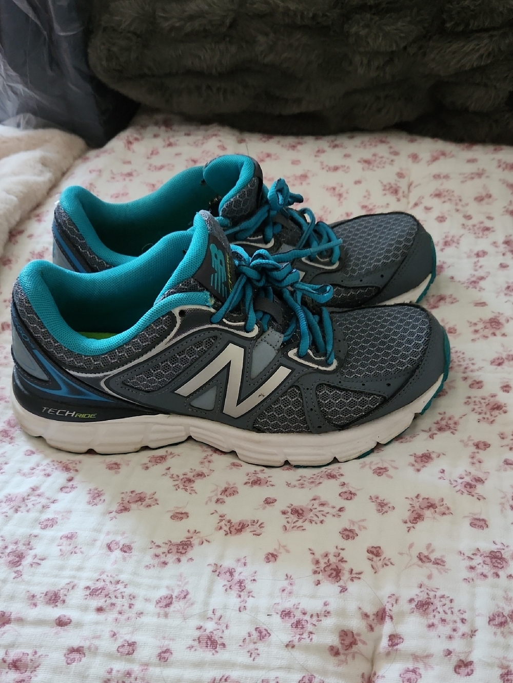 New Balance Women's Gray and Teal Running Sneakers